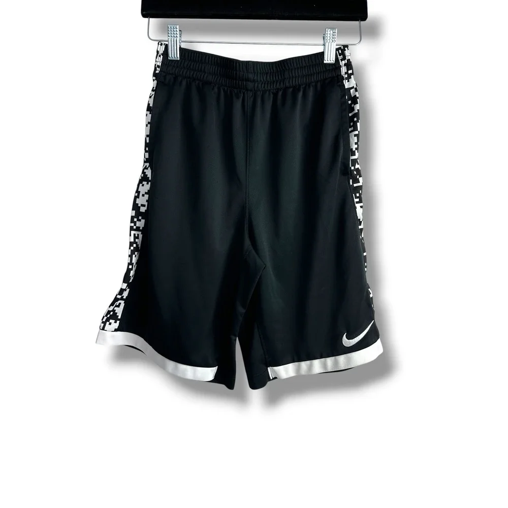 Nike Basketball Shorts Boys XL Black White Digital Camo Dri-FIT Athletic Pocket